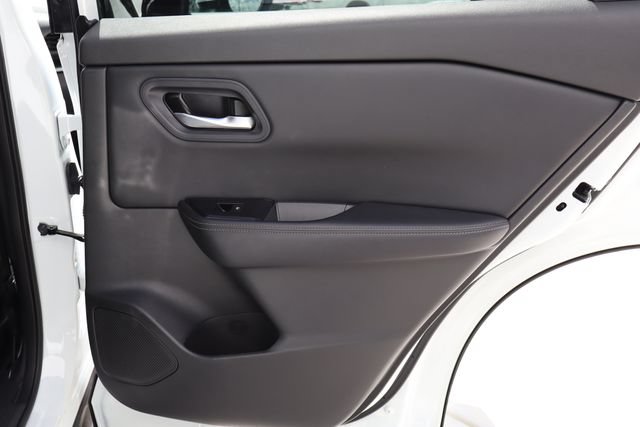 Used 2024 Nissan Rogue SV FWD image 28