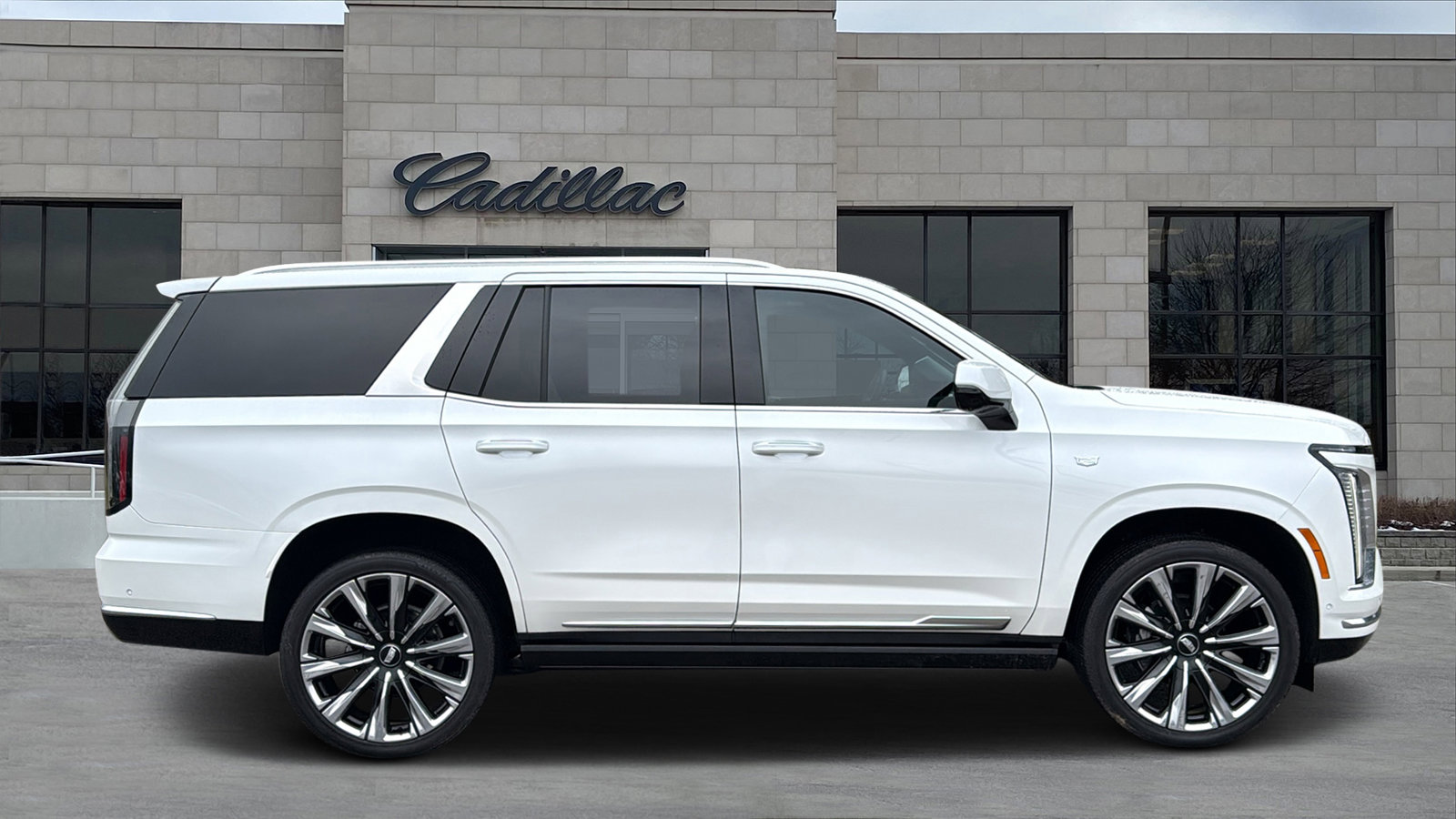 Used 2025 Cadillac Escalade Premium Luxury Platinum image 2