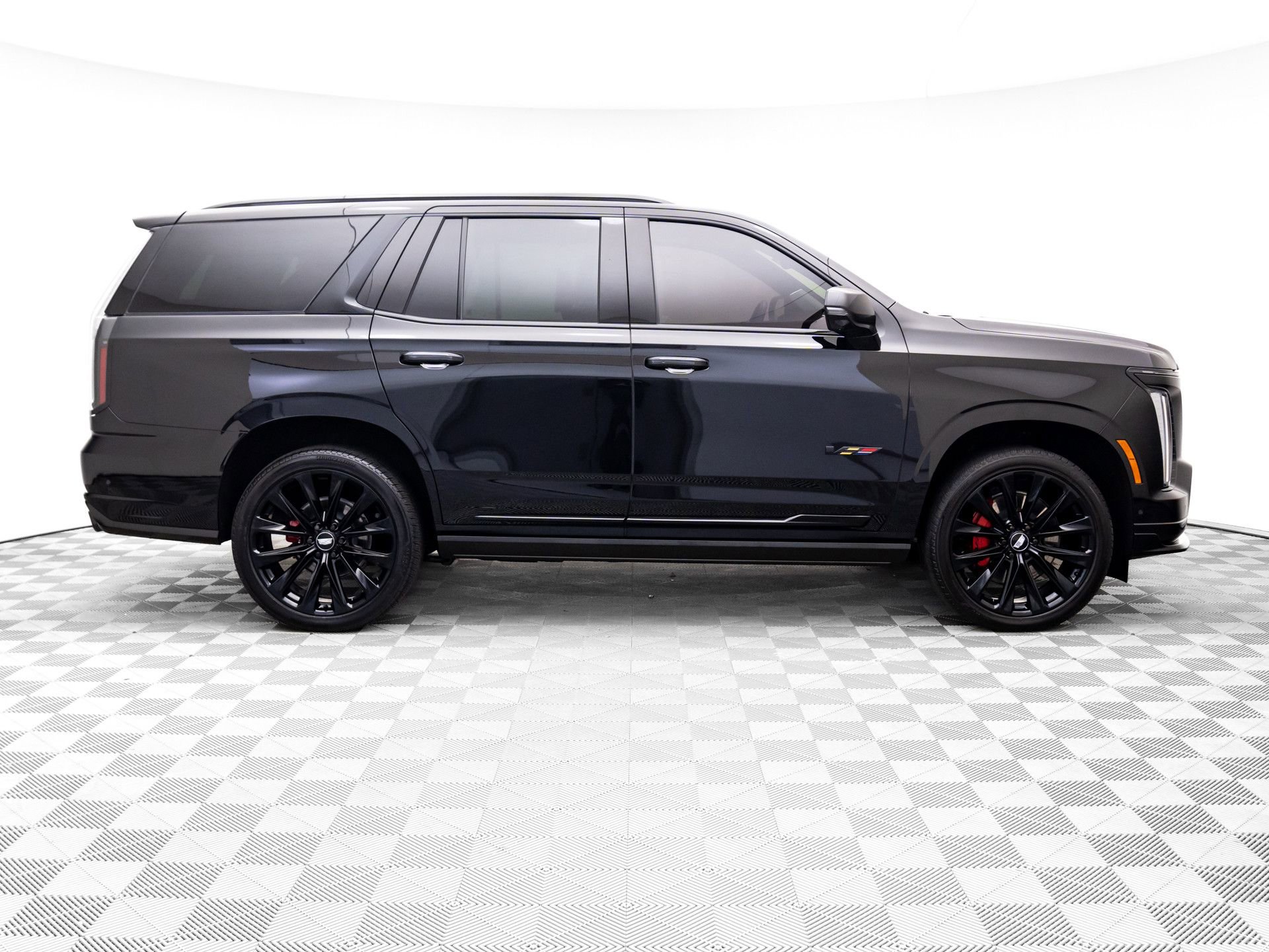 Certified 2025 Cadillac Escalade V w/ LPO, ONYX Package image 7