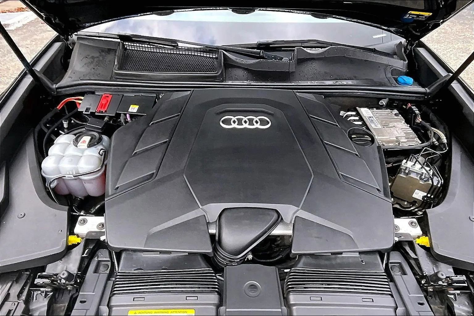 Used 2019 Audi Q8 Premium image 10