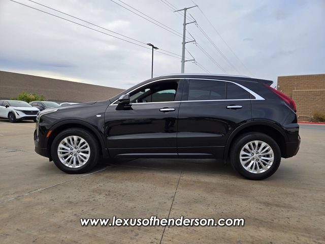 Used 2024 Cadillac XT4 Luxury w/ Cold Weather Package FWD image 3