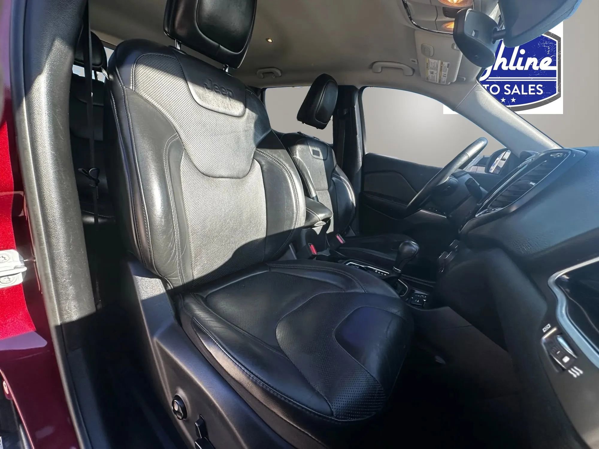 Used 2019 Jeep Cherokee Limited FWD image 38