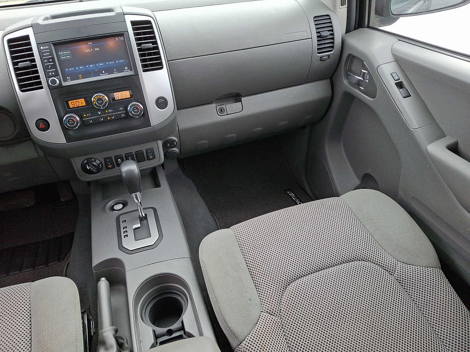 Used 2020 Nissan Frontier SV image 16