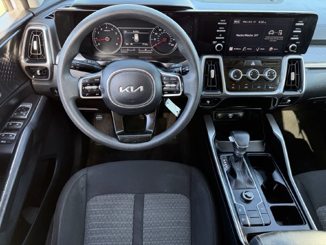 Used 2023 Kia Sorento LX FWD image 10