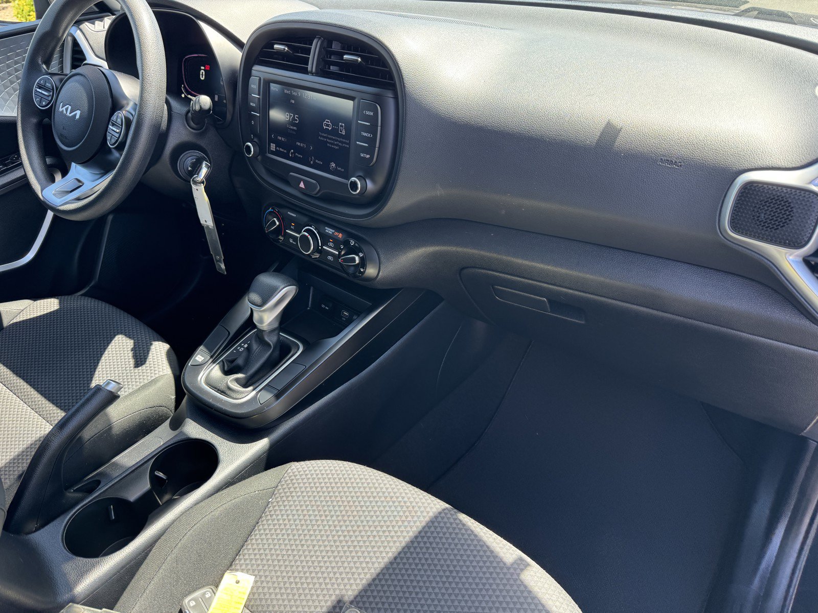 Used 2024 Kia Soul LX w/ Option Group 015 FWD image 7
