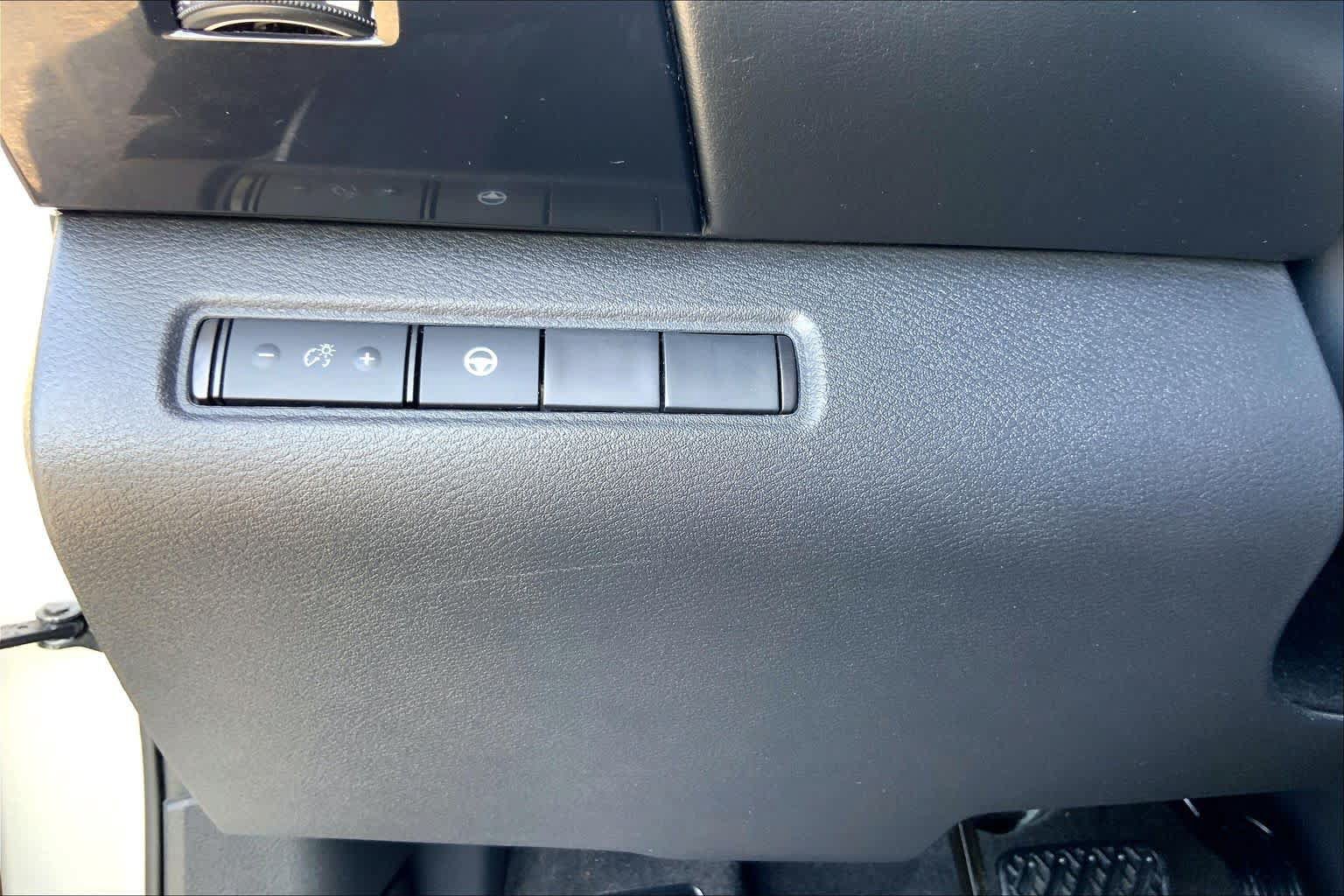 Used 2023 Nissan Pathfinder SV FWD image 33