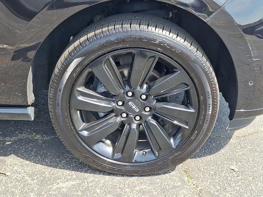 Certified 2024 Lincoln Navigator Reserve AWD/4WD image 11