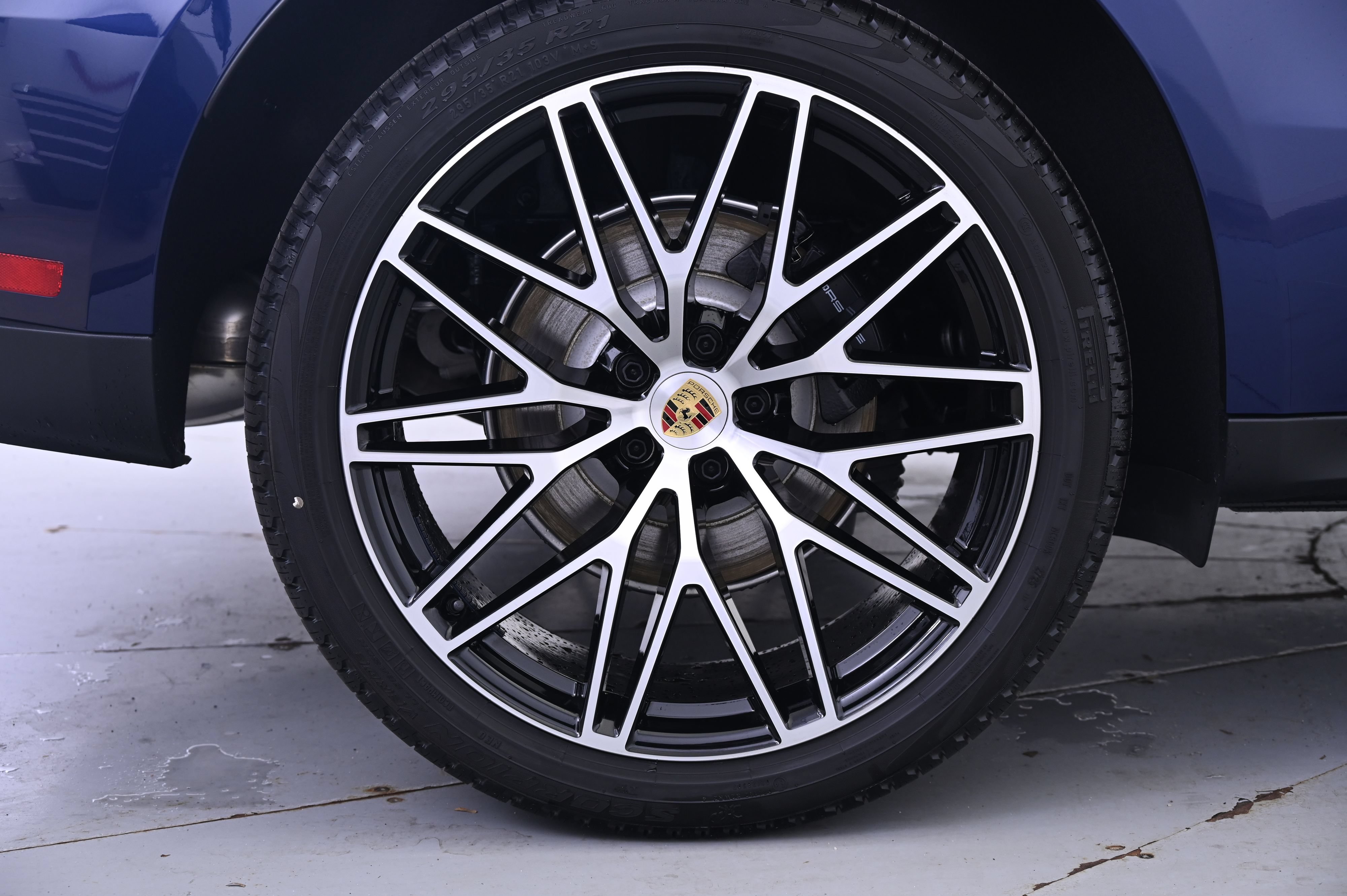 Certified 2026 Porsche Macan AWD/4WD image 13