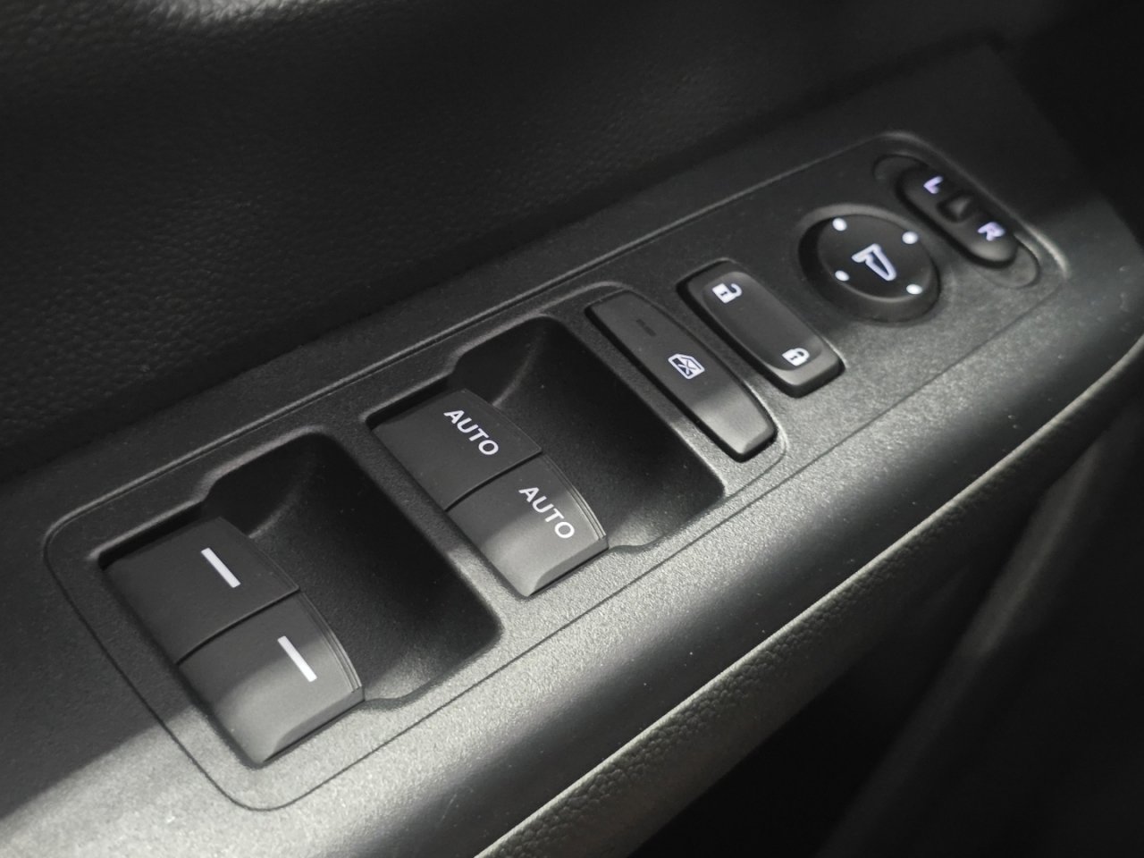 Used 2024 Honda CR-V EX image 26