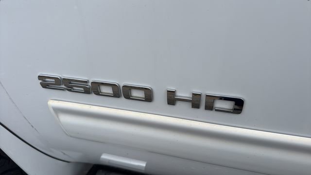 Used 2014 GMC Sierra 2500 SLE w/ SLE Preferred Package AWD/4WD image 9