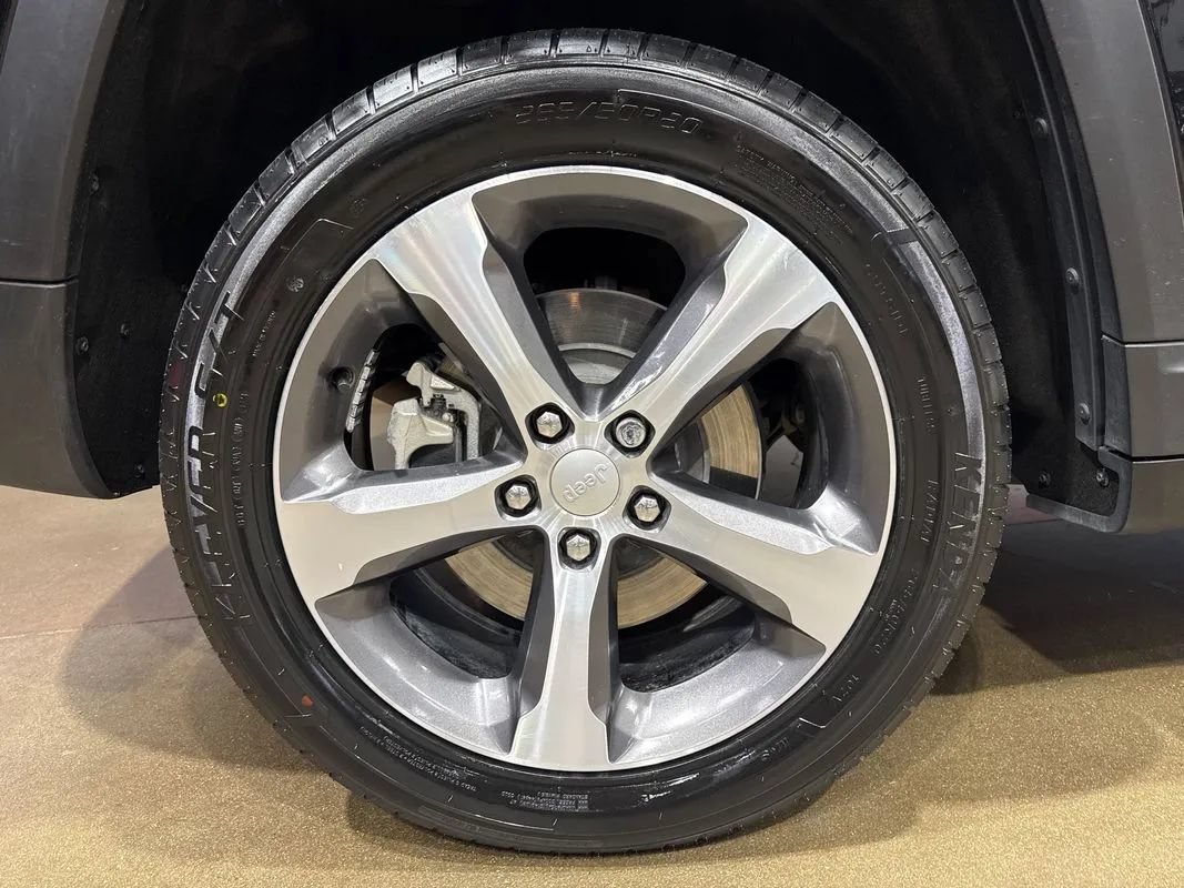 Used 2023 Jeep Grand Cherokee 4WD 4xe image 45