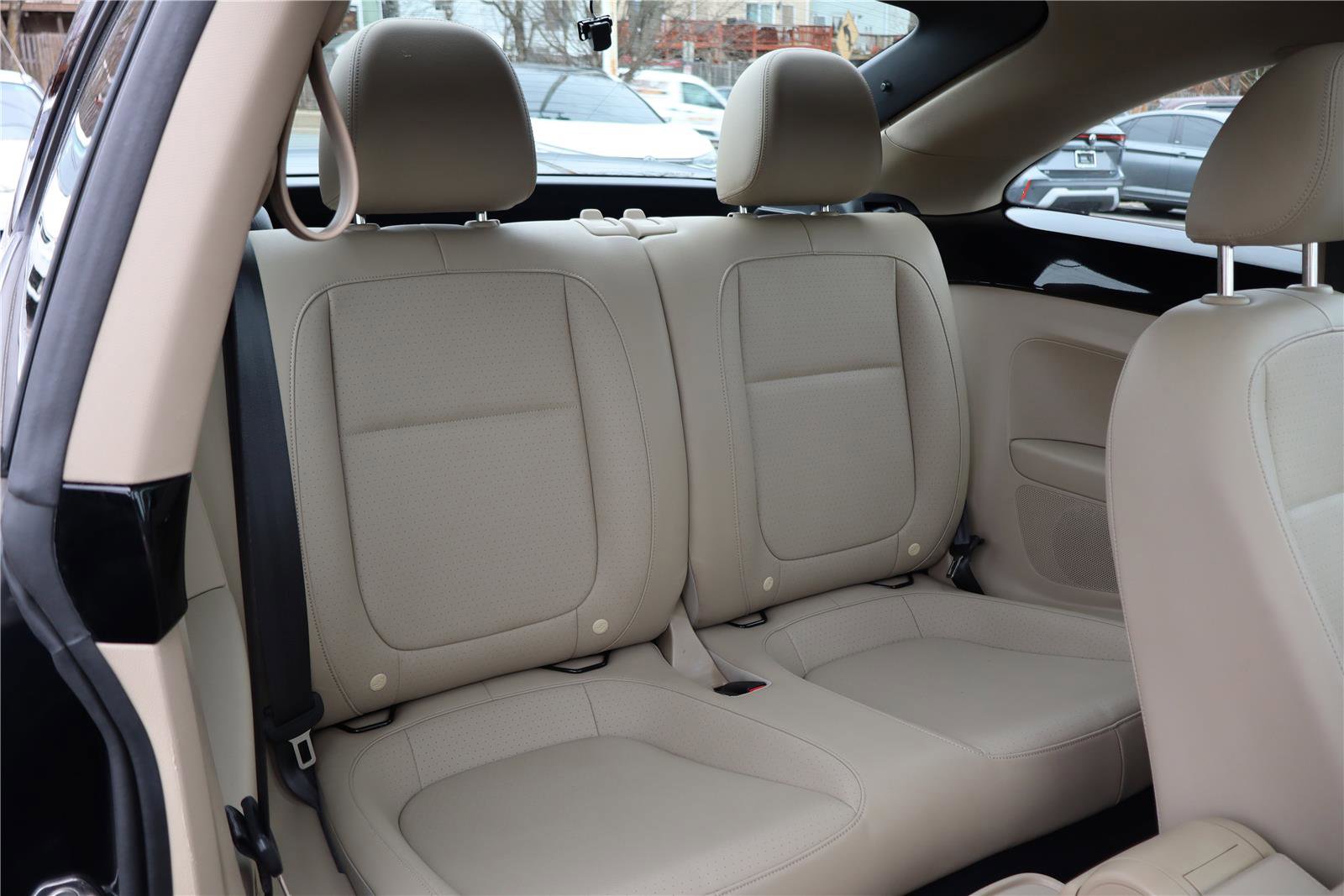 Used 2019 Volkswagen Beetle 2.0T SE w/ SE Premium Package image 30