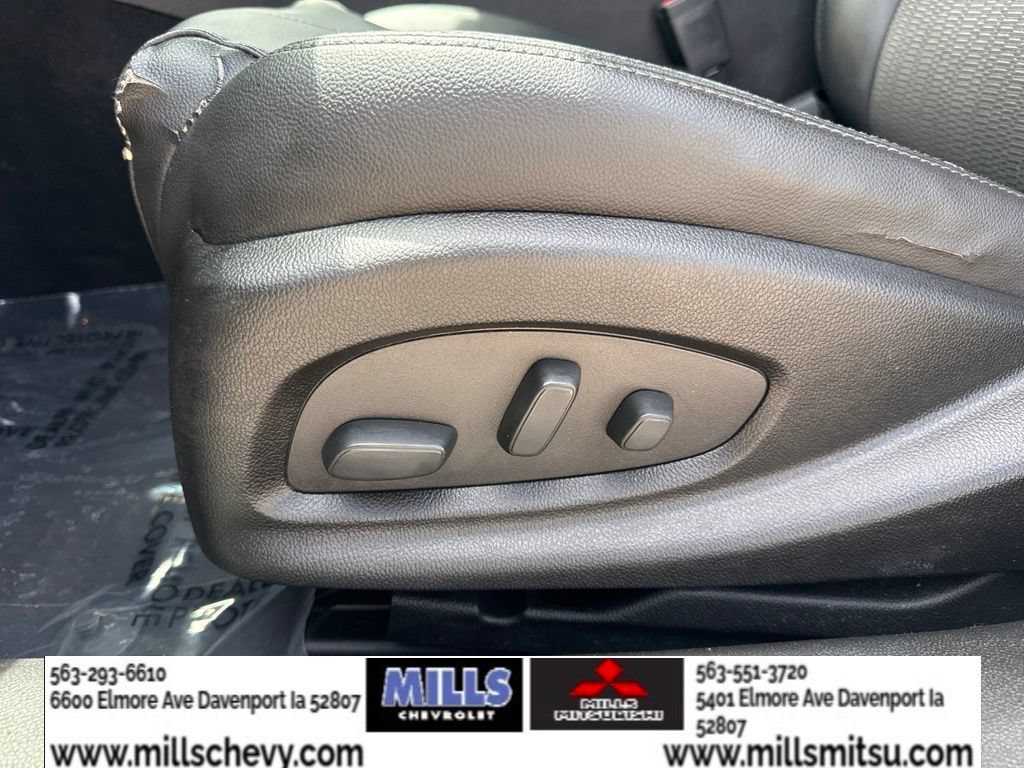Used 2018 Chevrolet Impala LT w/ Sunroof and Spoiler Package FWD image 11
