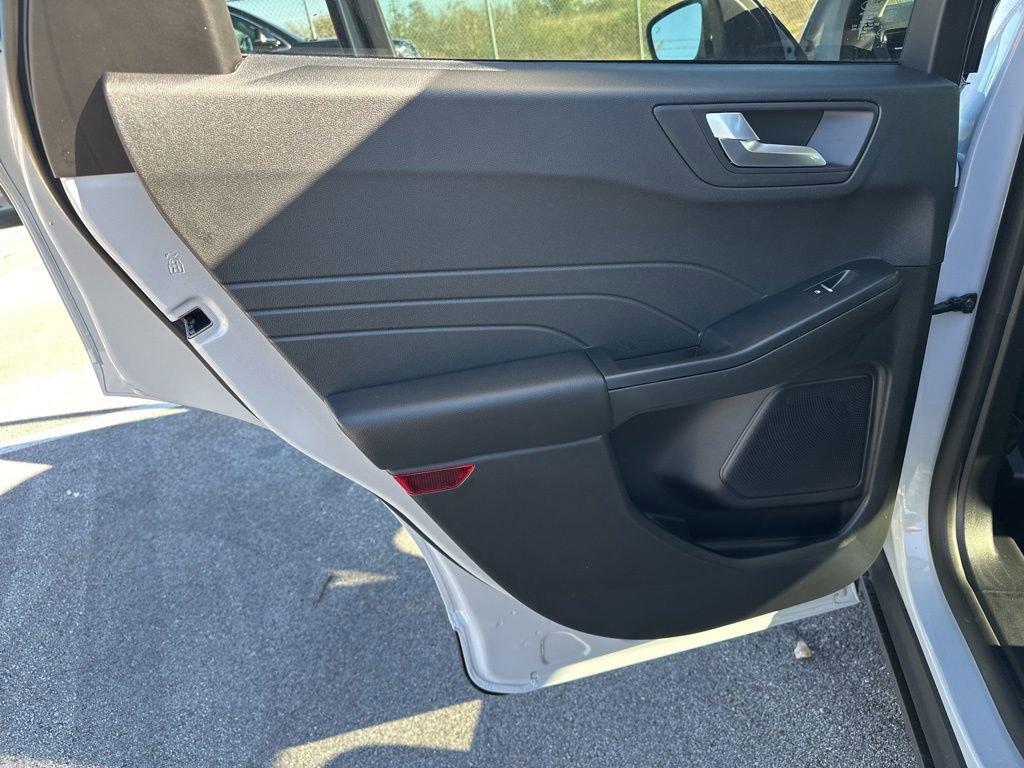 New 2026 Ford Escape SE FWD image 32