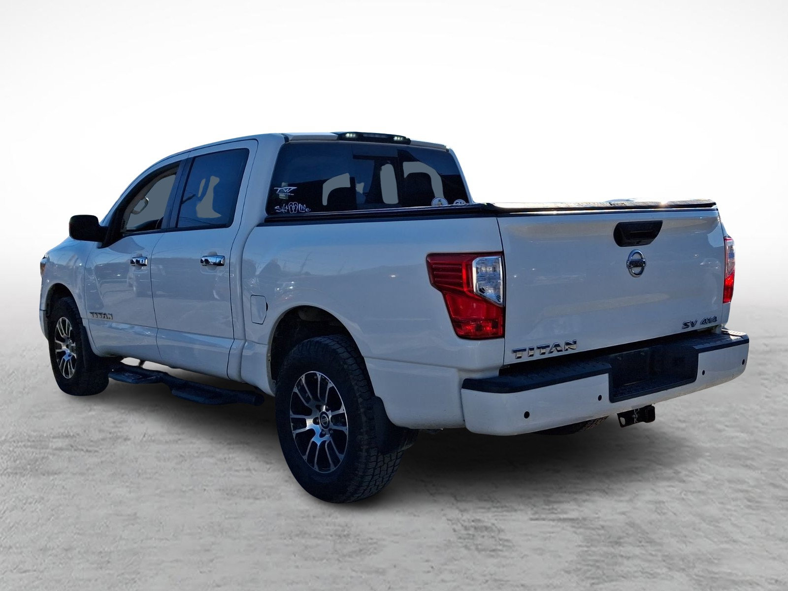Used 2021 Nissan Titan SV w/ SV Convenience Package image 4