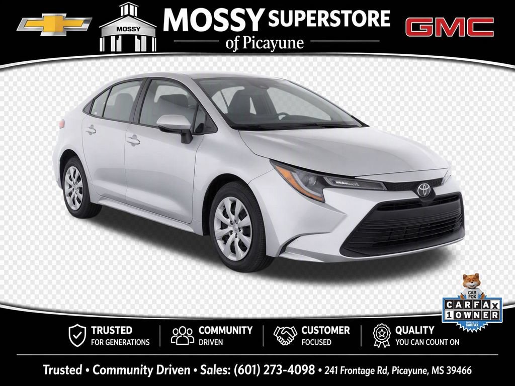 Used 2025 Toyota Corolla LE FWD image 2