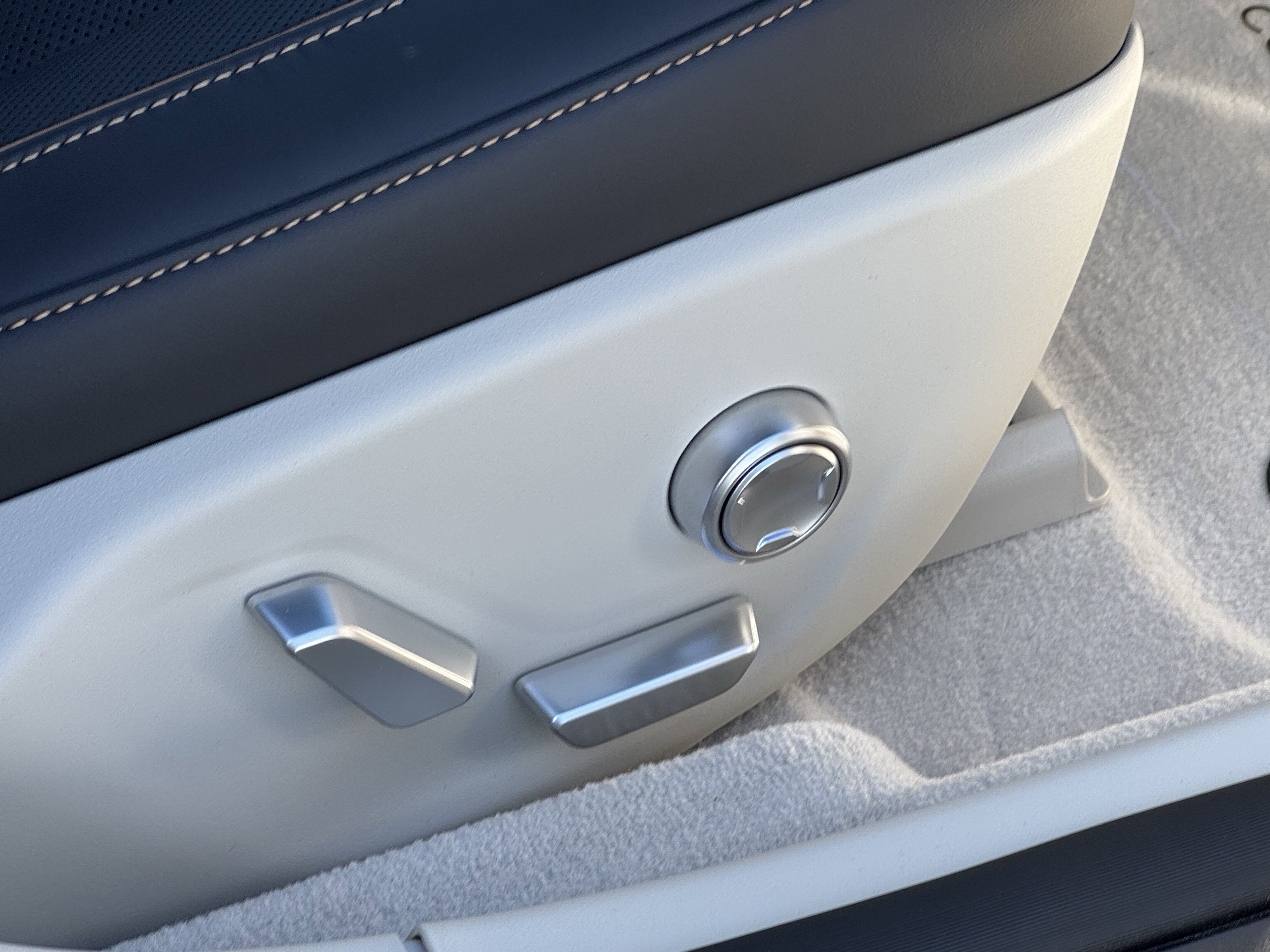 Used 2024 Lucid Air Touring image 42