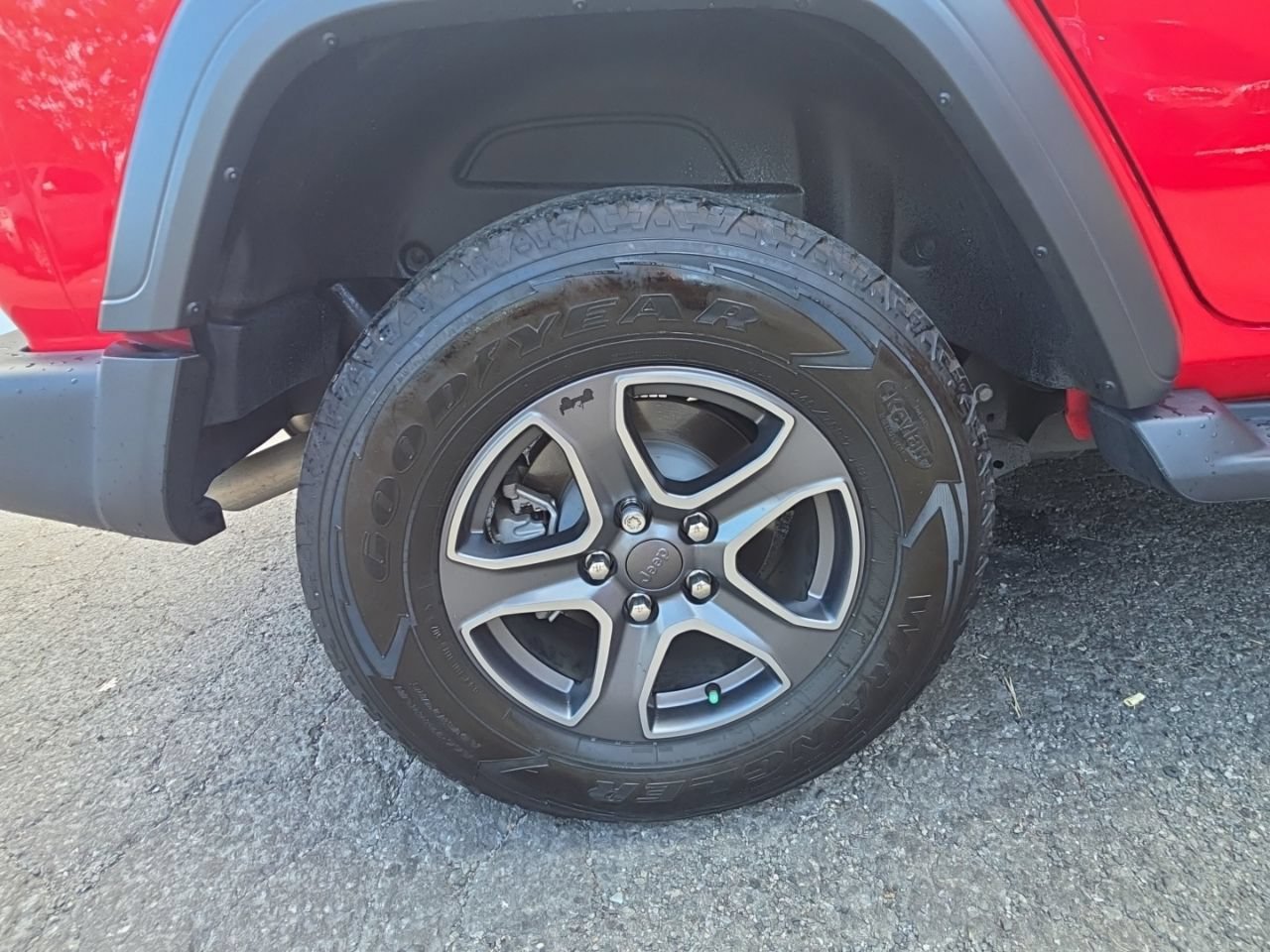 Used 2018 Jeep Wrangler Unlimited Sport S AWD/4WD image 31