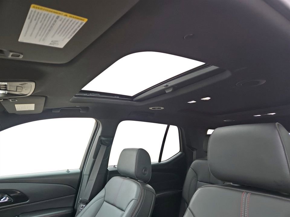 Used 2023 Chevrolet Traverse RS image 29