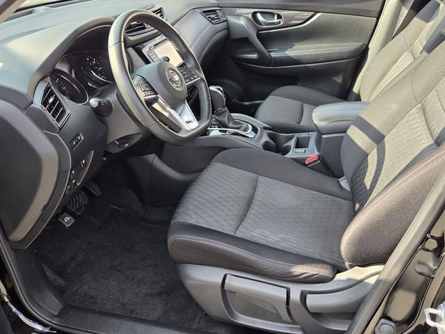 Used 2019 Nissan Rogue S w/ Special Edition Package FWD image 8