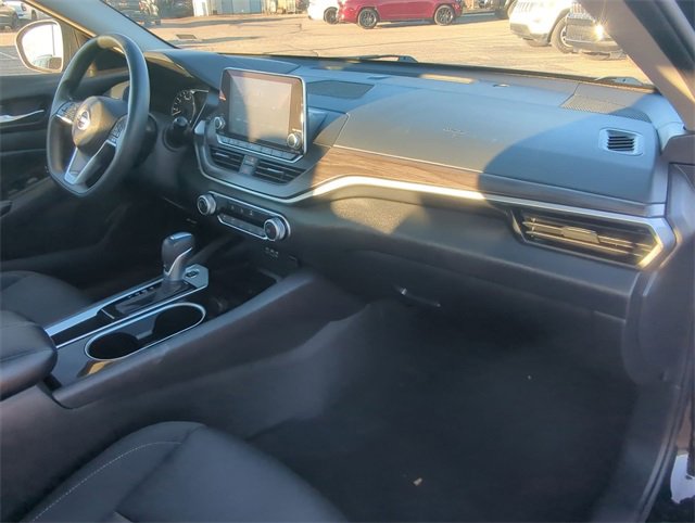 Used 2024 Nissan Altima 2.5 SV image 26