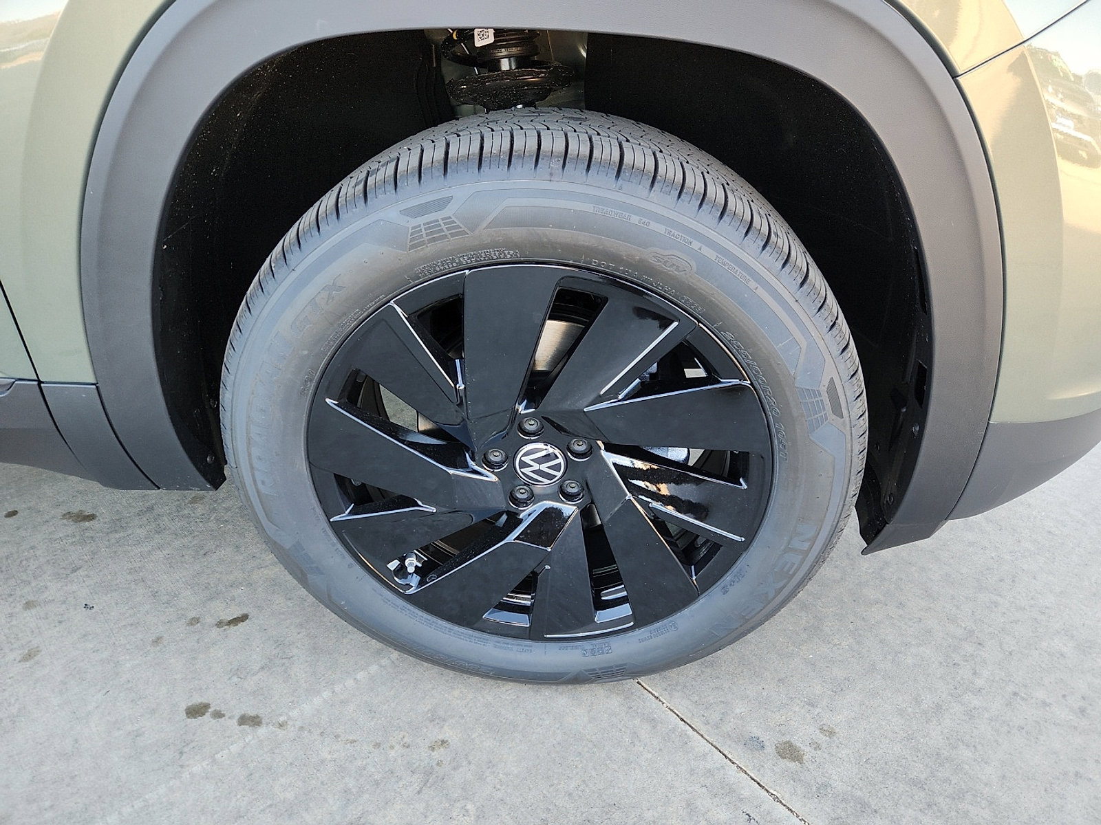 New 2026 Volkswagen Atlas SE image 9