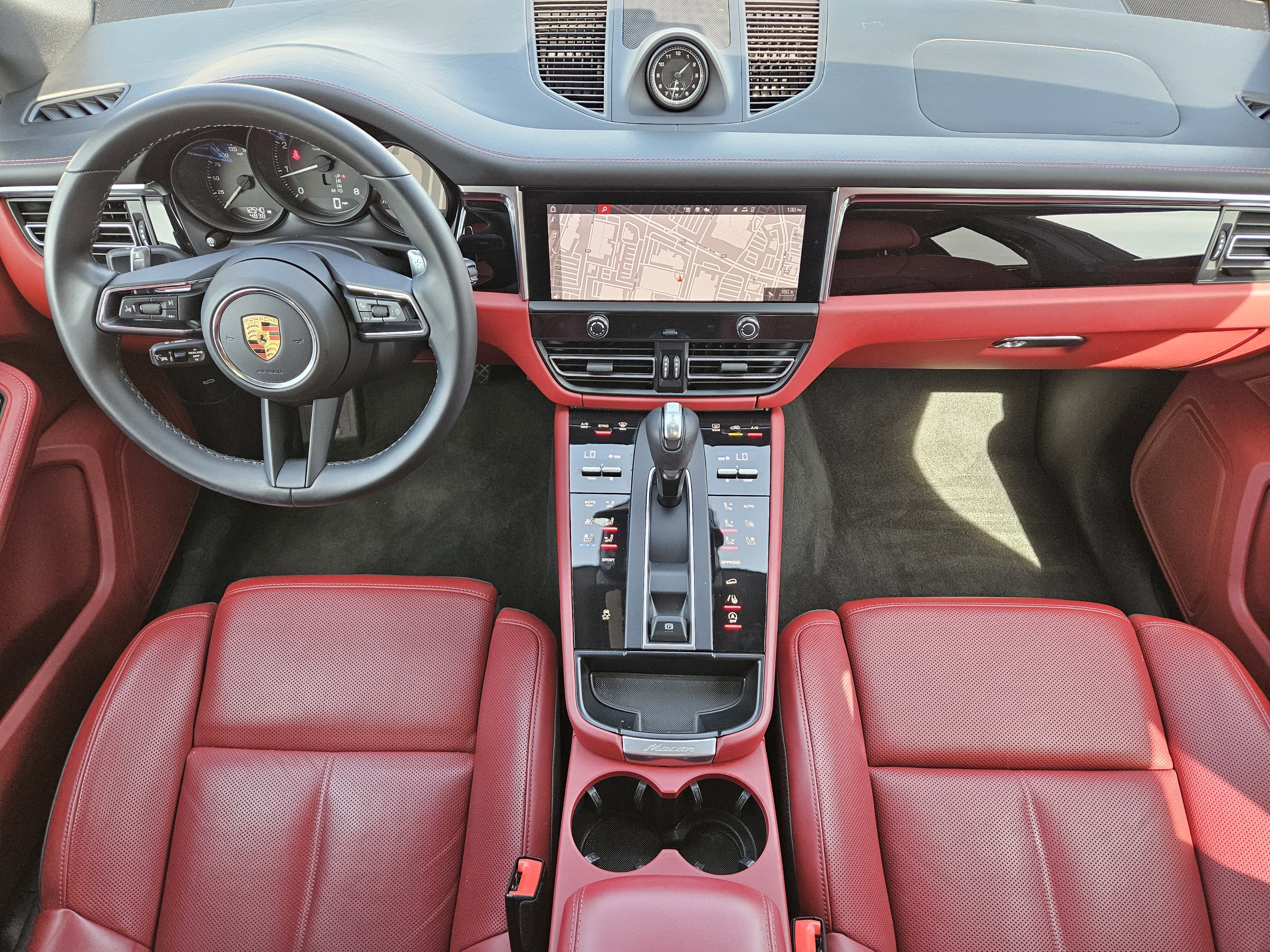 Used 2023 Porsche Macan Turbo image 24