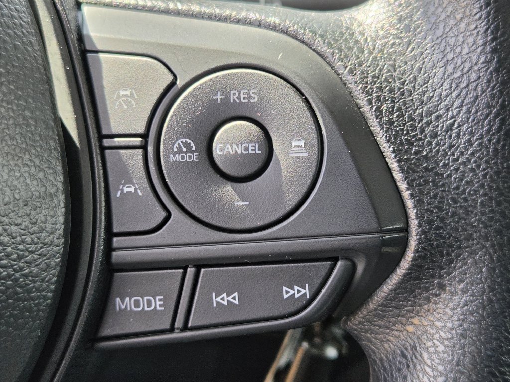 Used 2026 Toyota Corolla LE FWD image 21