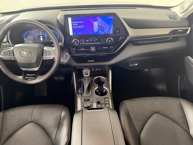 Used 2023 Toyota Highlander Limited AWD/4WD image 15
