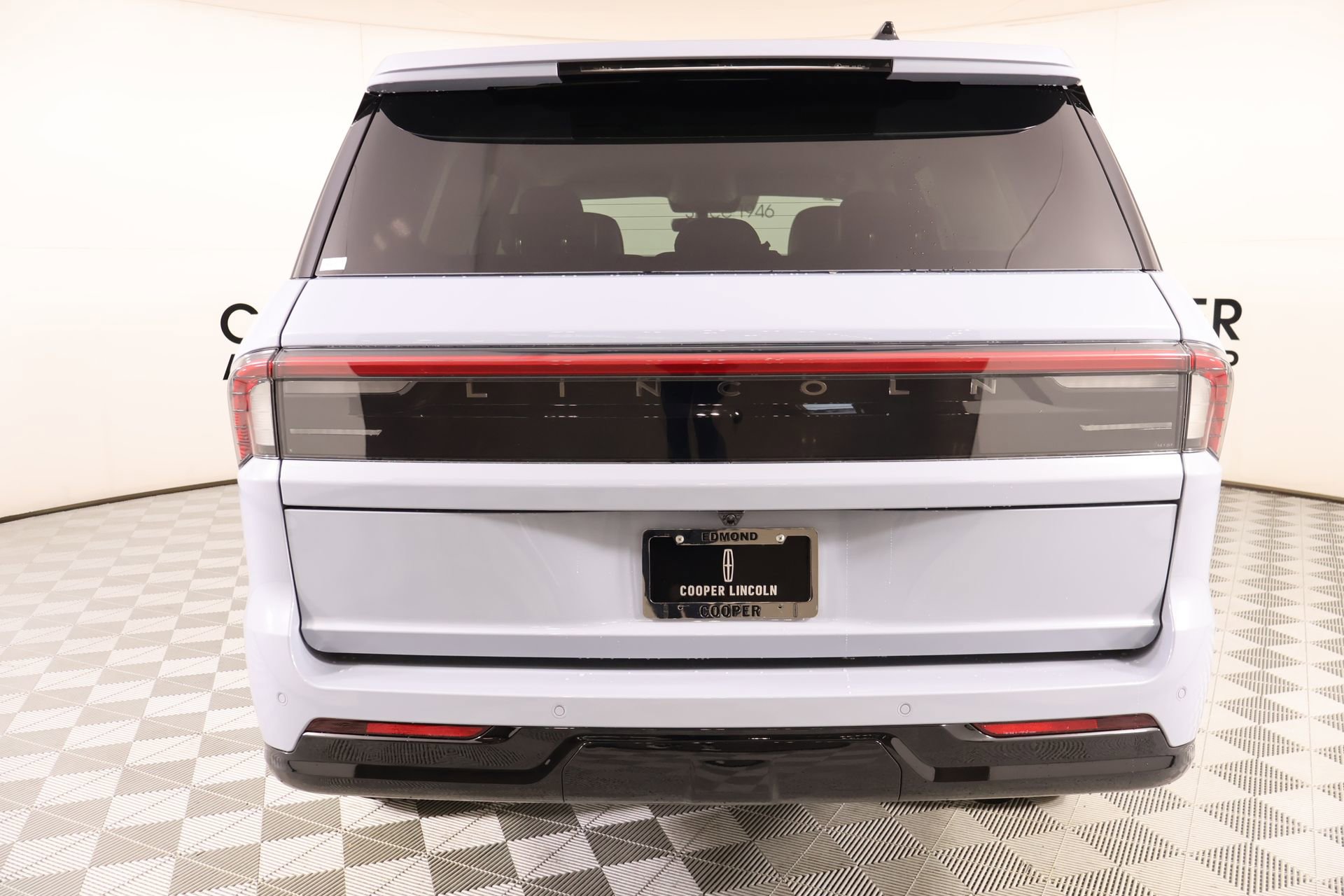 New 2026 Lincoln Navigator Premiere image 23