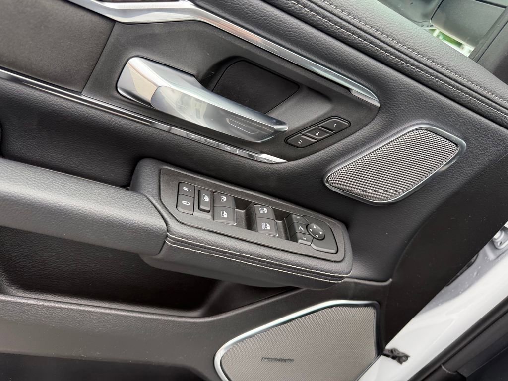 New 2026 RAM 1500 Laramie AWD/4WD image 12