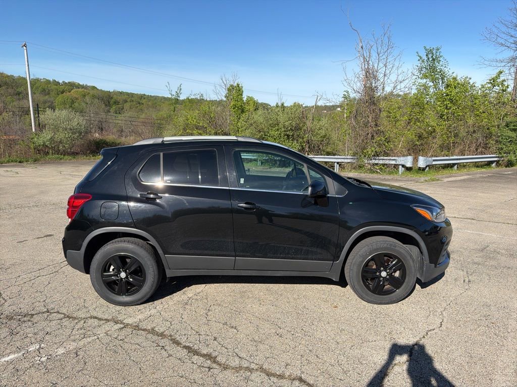 Used 2019 Chevrolet Trax LT AWD/4WD image 2