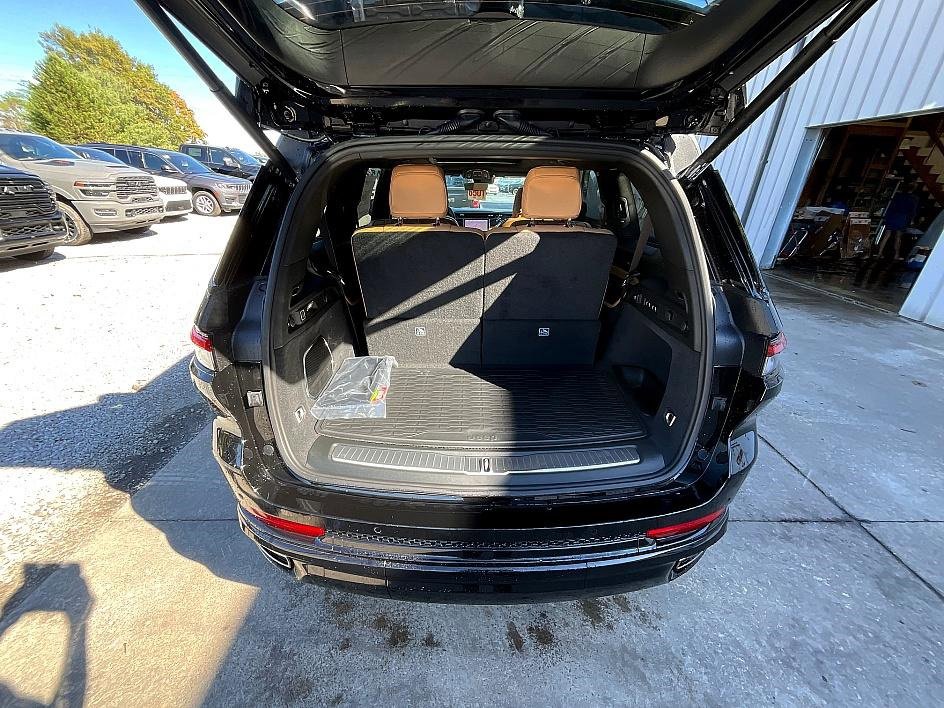 New 2025 Jeep Grand Cherokee L Summit image 8