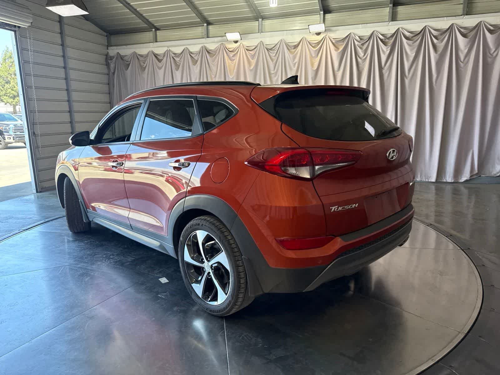 Used 2016 Hyundai Tucson Limited w/ Option Group 03 FWD image 7