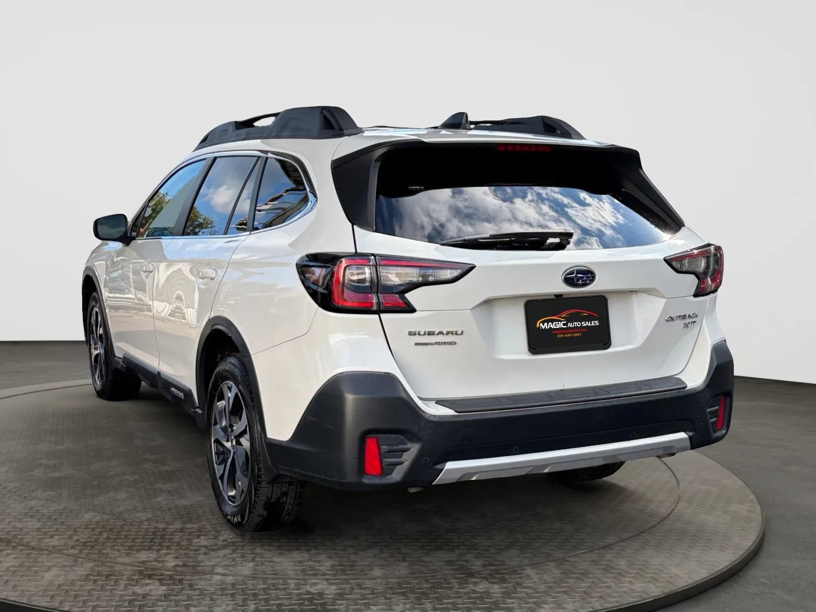 Used 2020 Subaru Outback Limited XT AWD/4WD image 8