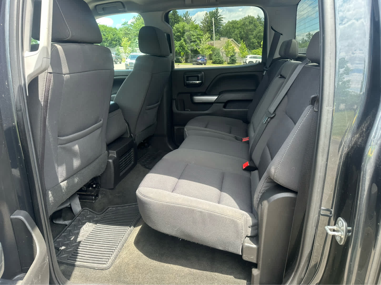 Used 2018 Chevrolet Silverado 1500 LT w/ LT Eassist Package AWD/4WD image 19
