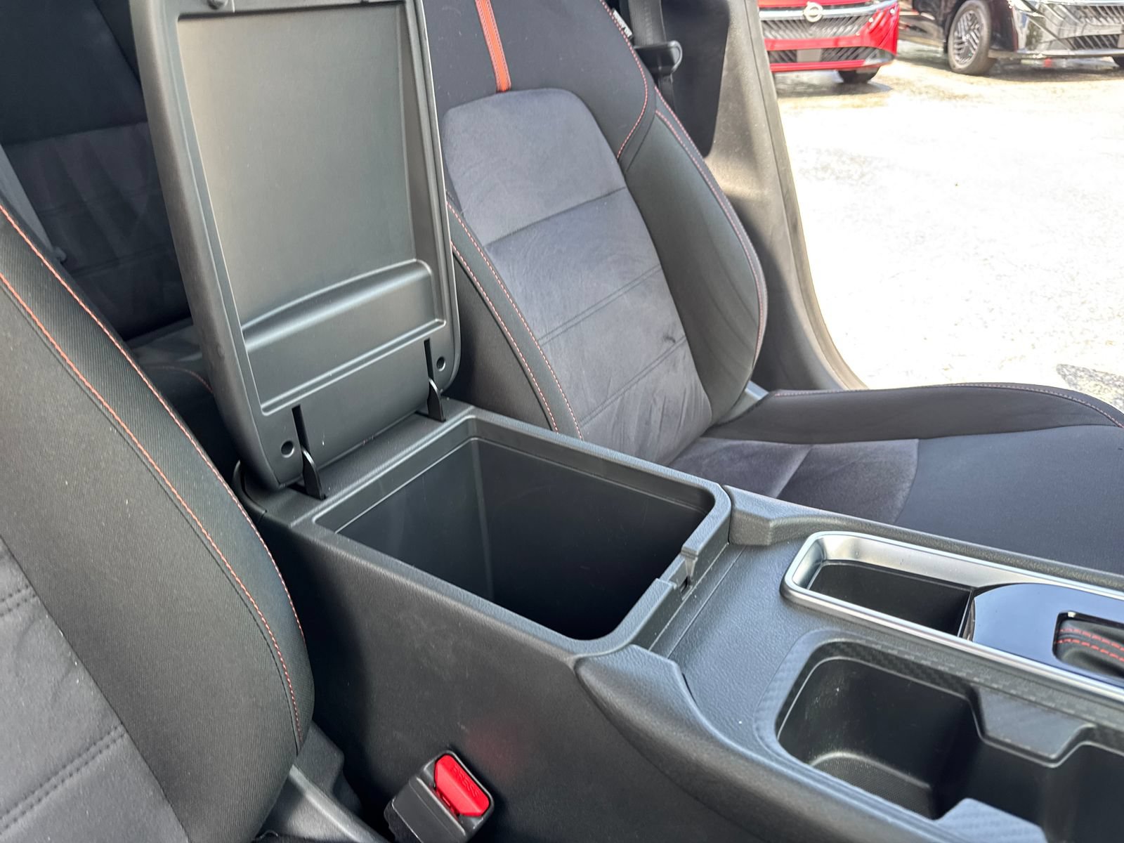 Certified 2025 Nissan Sentra SR FWD image 39
