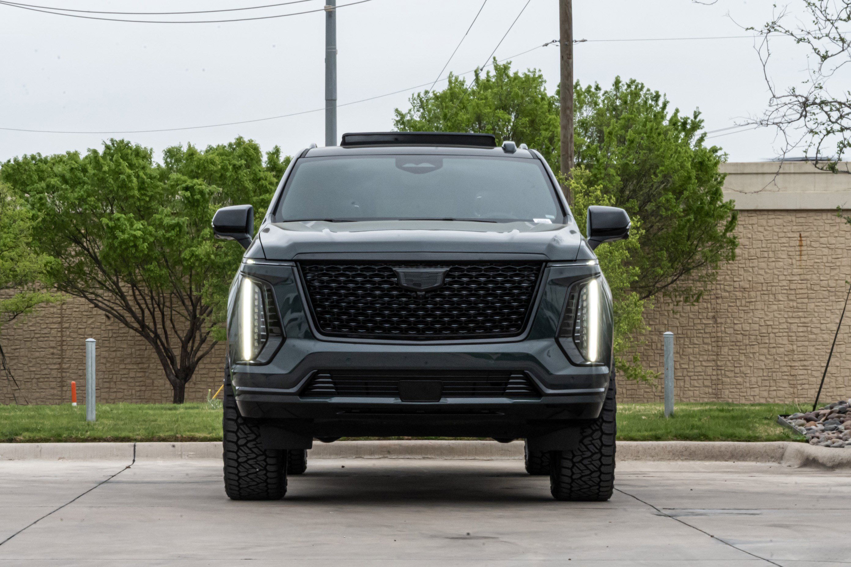 Used 2026 Cadillac Escalade Luxury image 3