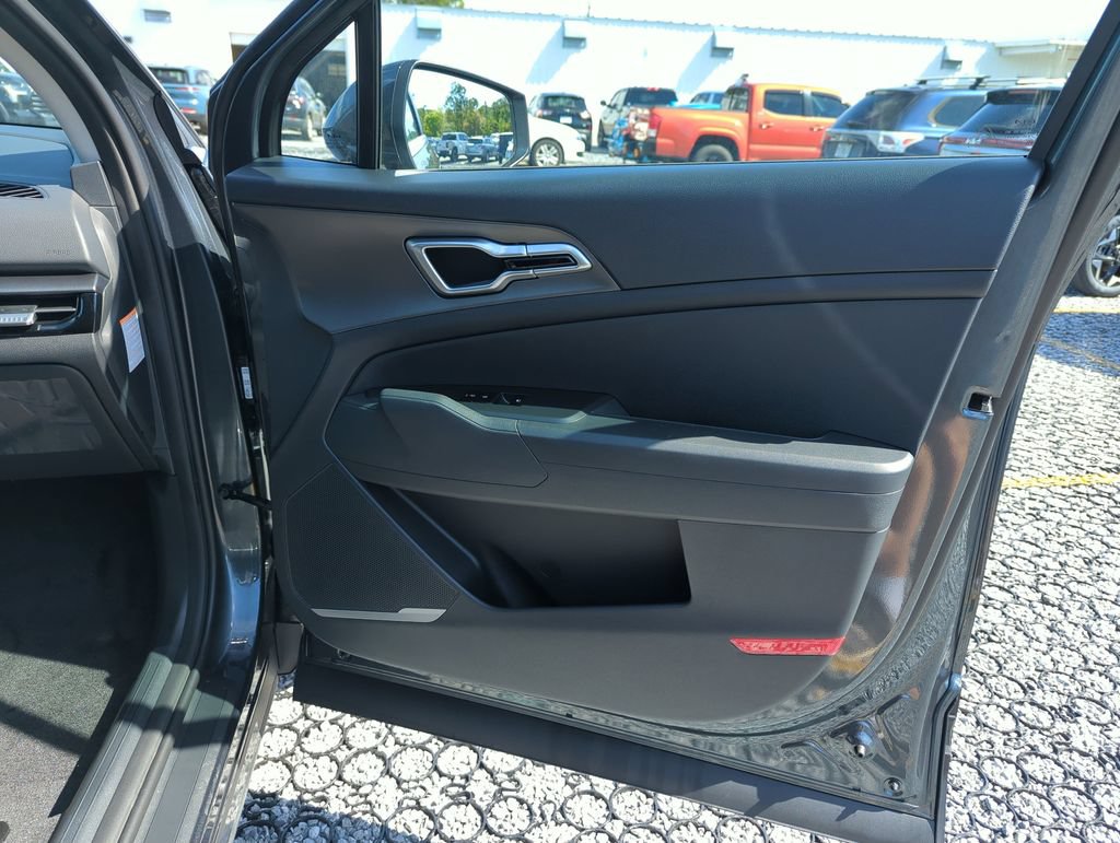 New 2026 Kia Sportage LX FWD image 32