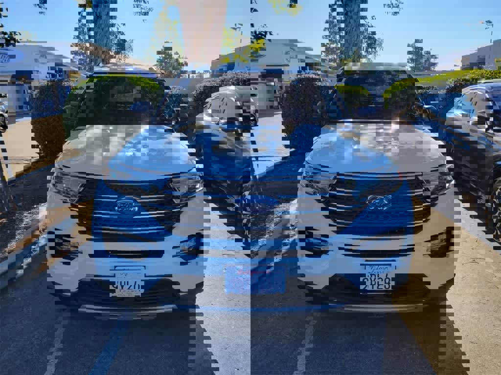 Used 2022 Ford Explorer XLT w/ Equipment Group 202A image 10