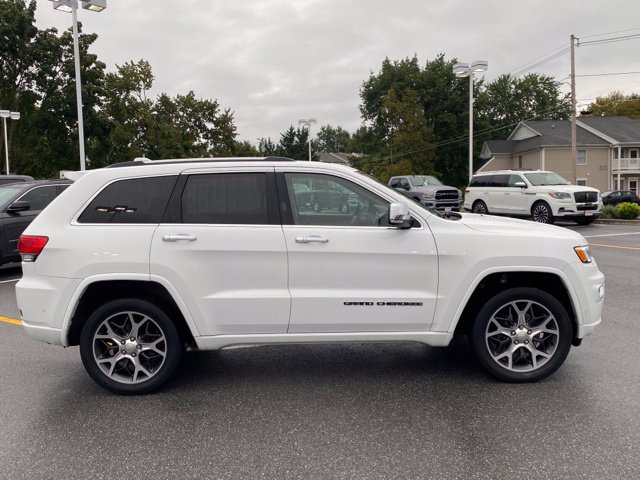 Used 2019 Jeep Grand Cherokee Overland AWD/4WD image 5