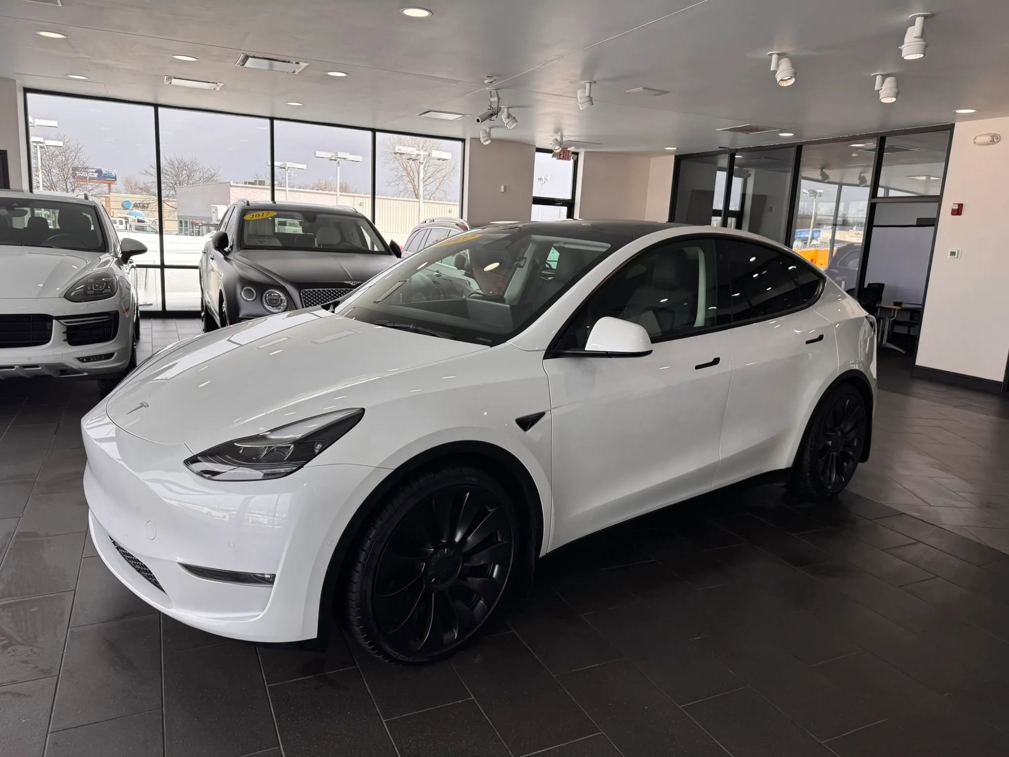 Used 2022 Tesla Model Y Performance image 2