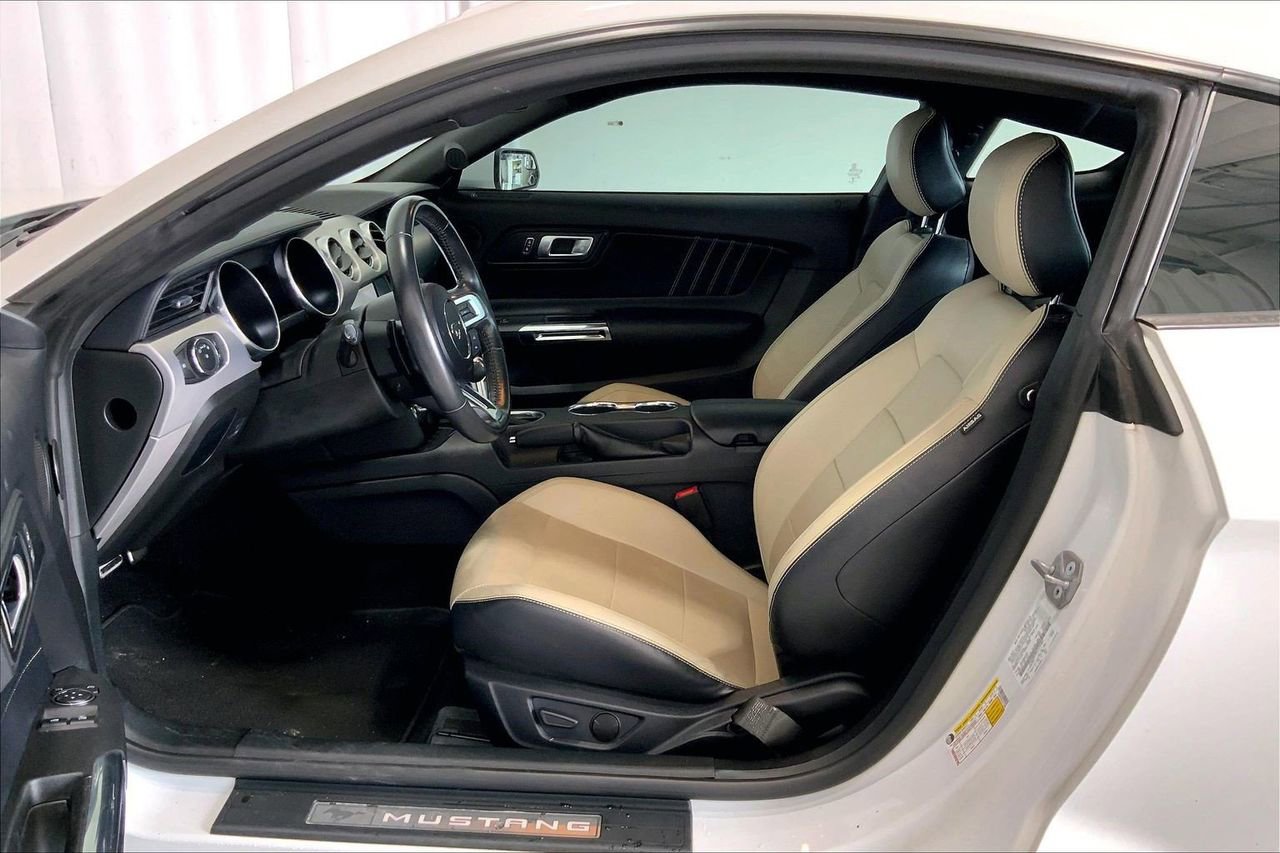 Used 2020 Ford Mustang Premium image 15