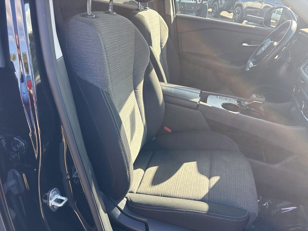 Used 2023 Nissan Rogue SV image 17