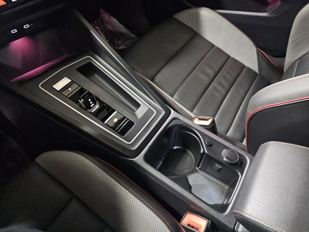 Used 2022 Volkswagen GTI Autobahn image 37