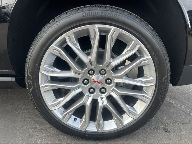 New 2026 GMC Yukon XL Denali w/ Denali Reserve Package image 17