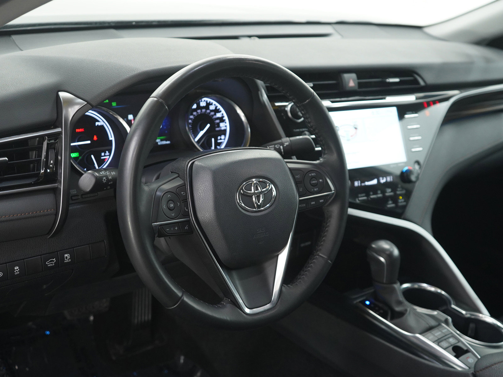 Used 2020 Toyota Camry XLE image 19