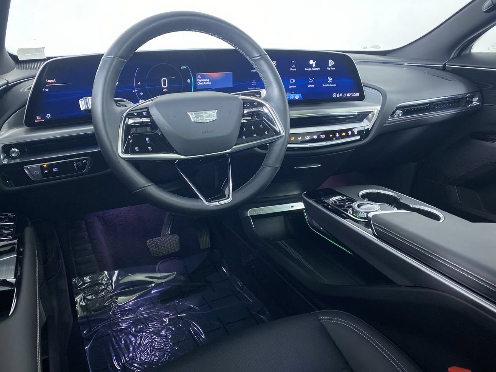 Certified 2024 Cadillac Lyriq Luxury AWD/4WD image 2