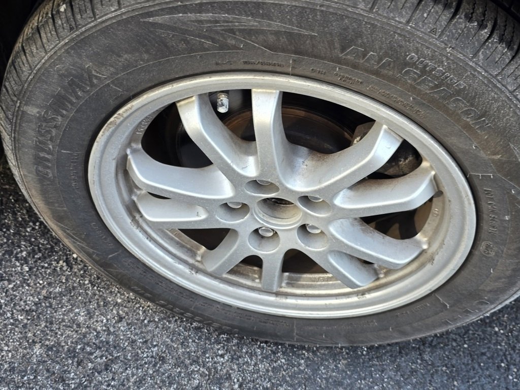 Used 2021 Toyota Corolla LE image 12