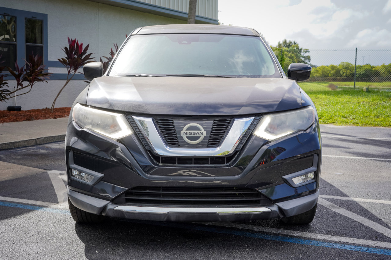 Used 2020 Nissan Rogue S image 2